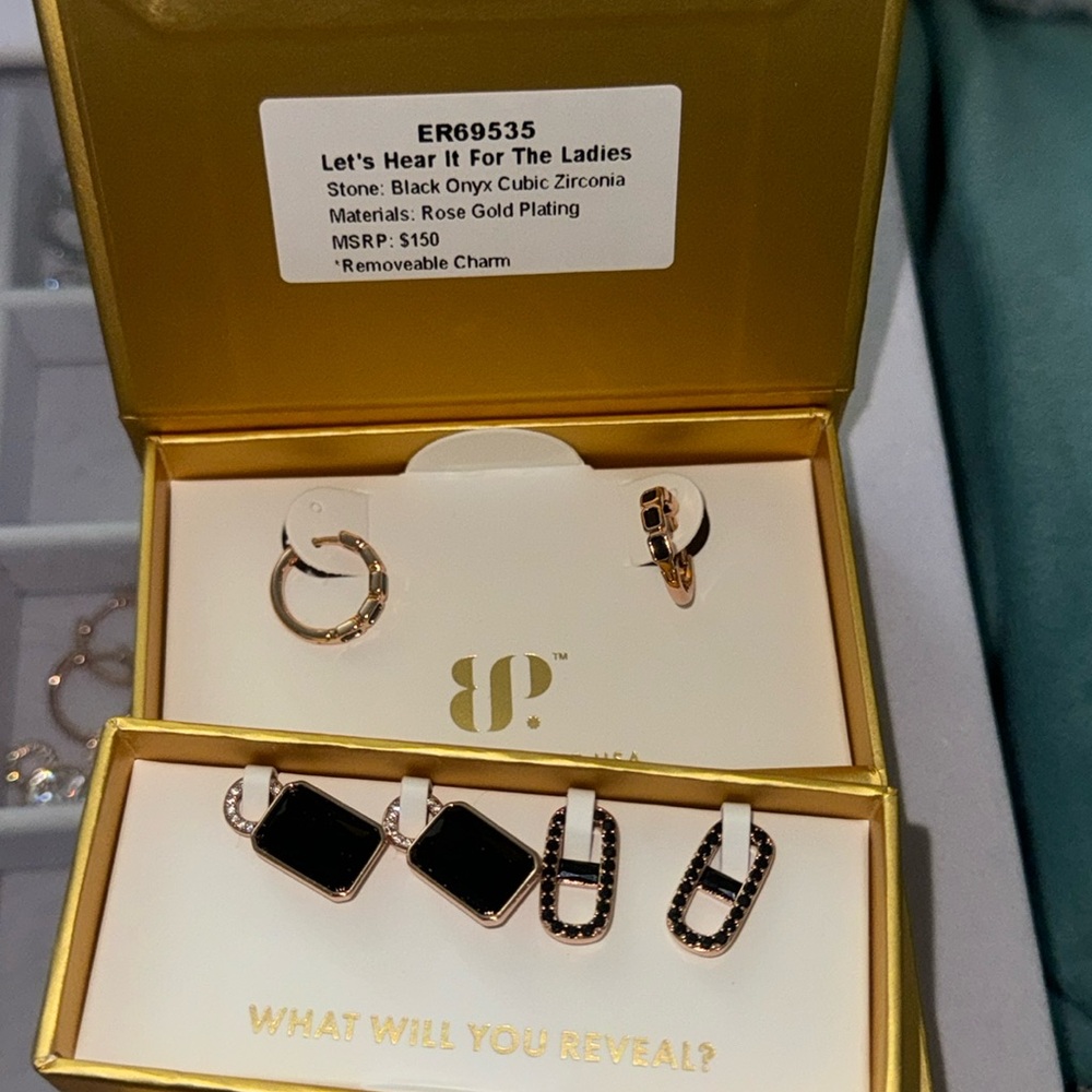 Bomb Party Charming Hoops ER69535
Let's Hear It For The Ladies